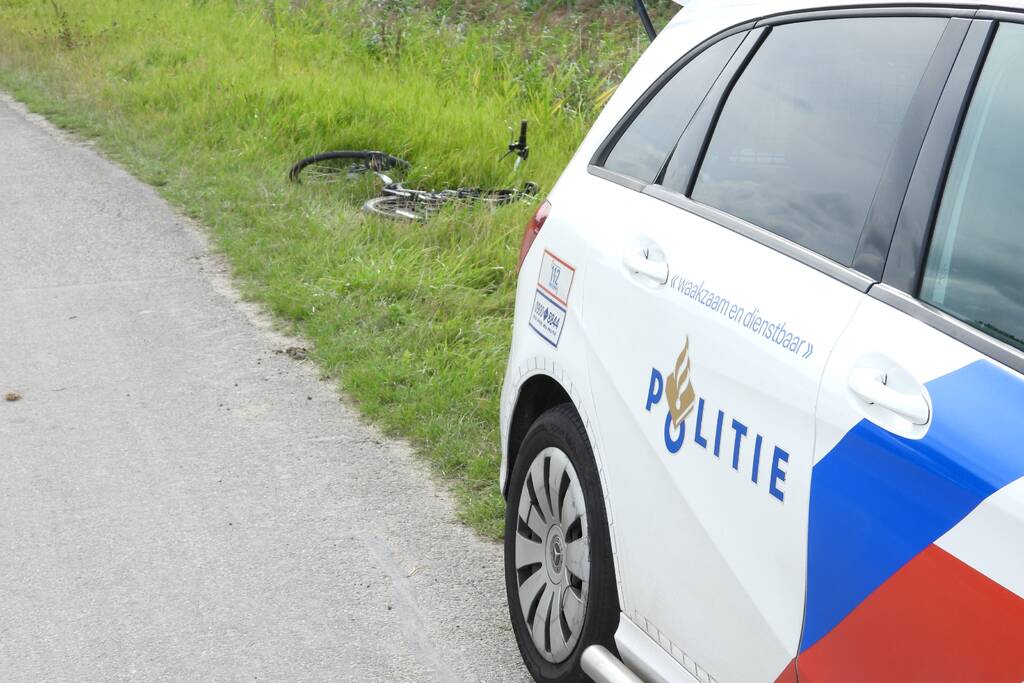 E-biker komt in botsing met grootpakpers