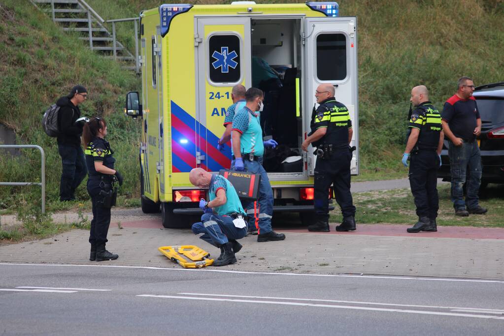 Motrijder raakt van de weg en belandt op fietspad