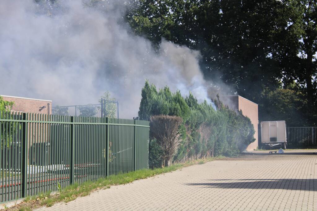 Vrachtwagen volledig verwoest door brand