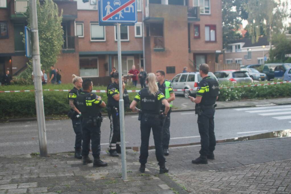 Mogelijk geschoten bij bushalte in Waterland