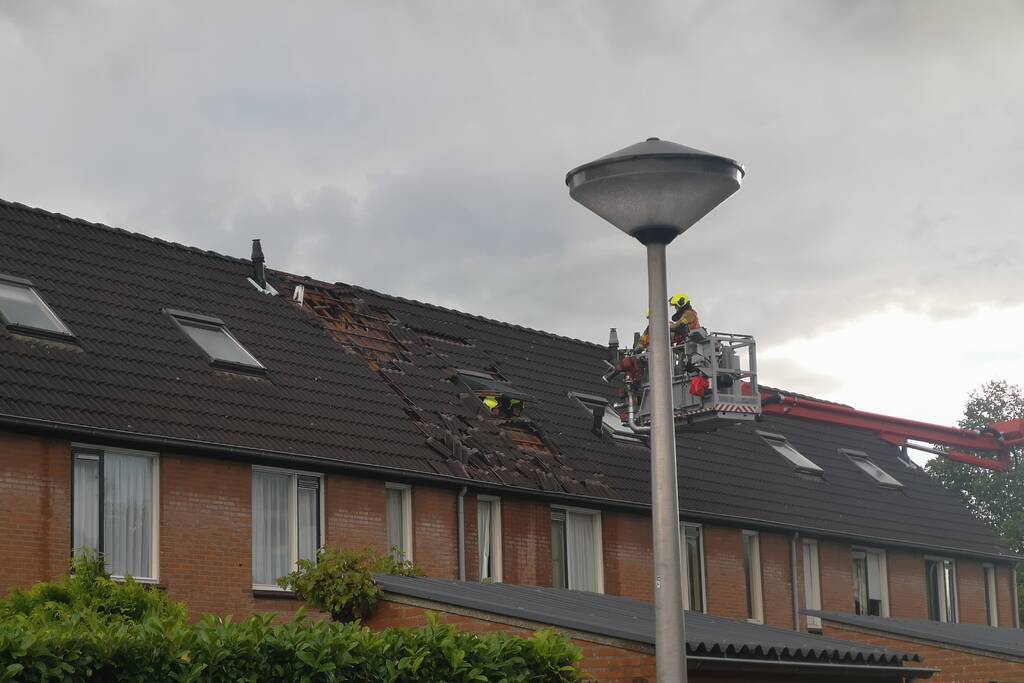Dak verwoest na blikseminslag