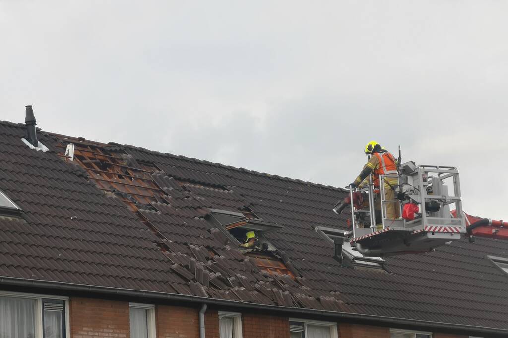 Dak verwoest na blikseminslag