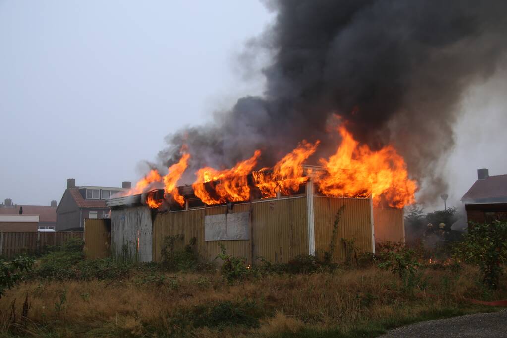 Uitslaande brand verwoest leegstaand pand
