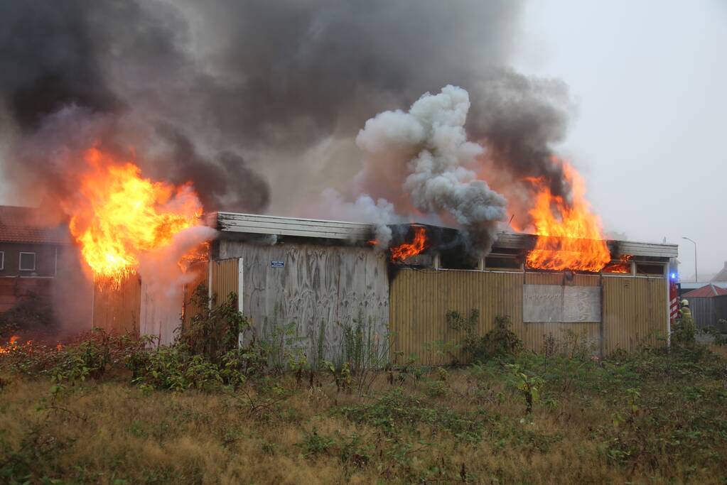 Uitslaande brand verwoest leegstaand pand