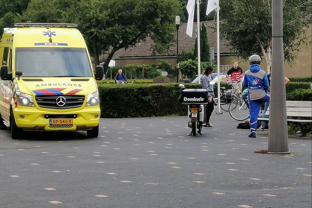 fietsster aangereden door maaltijdbezorger