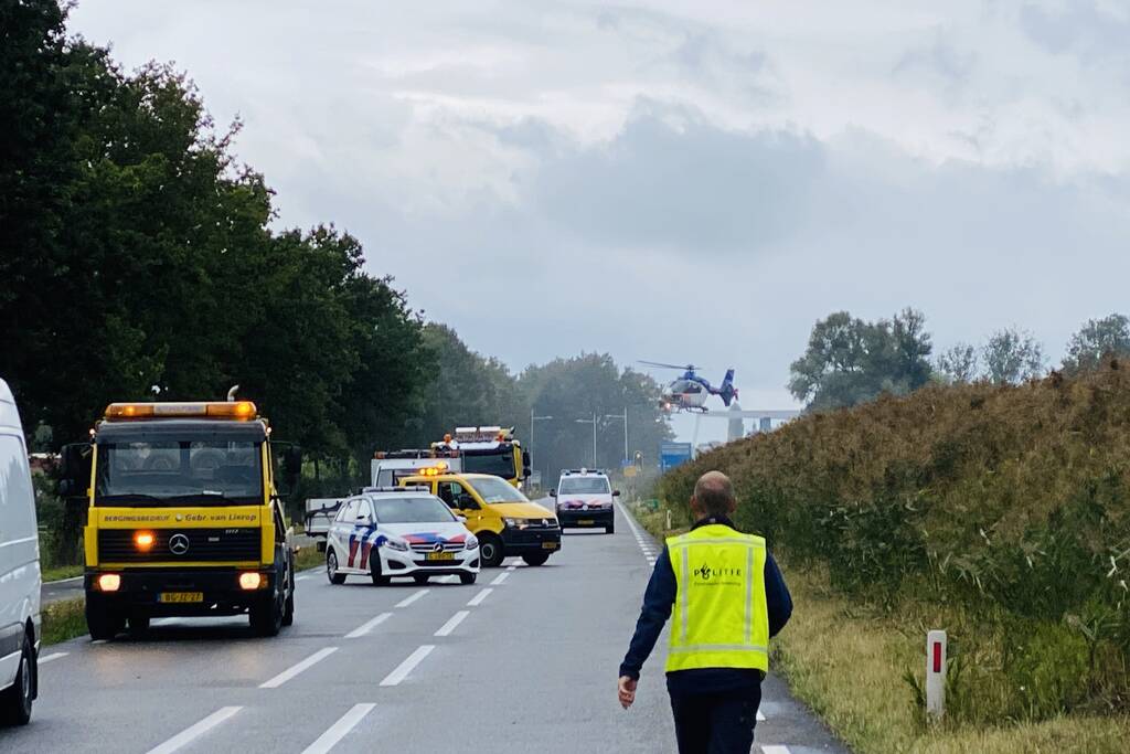 Twee zwaargewonden na frontale aanrijding