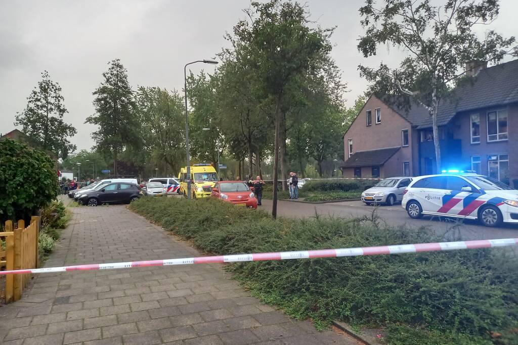 Man overleden na schietpartij in woonwijk