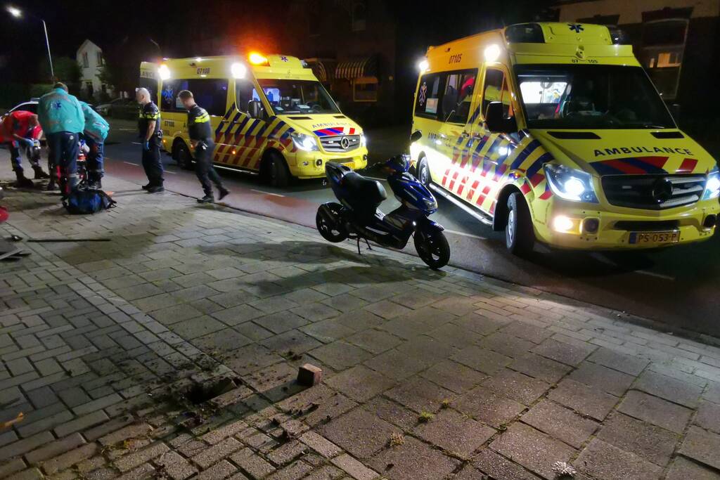 Twee gewonden na val met brommer