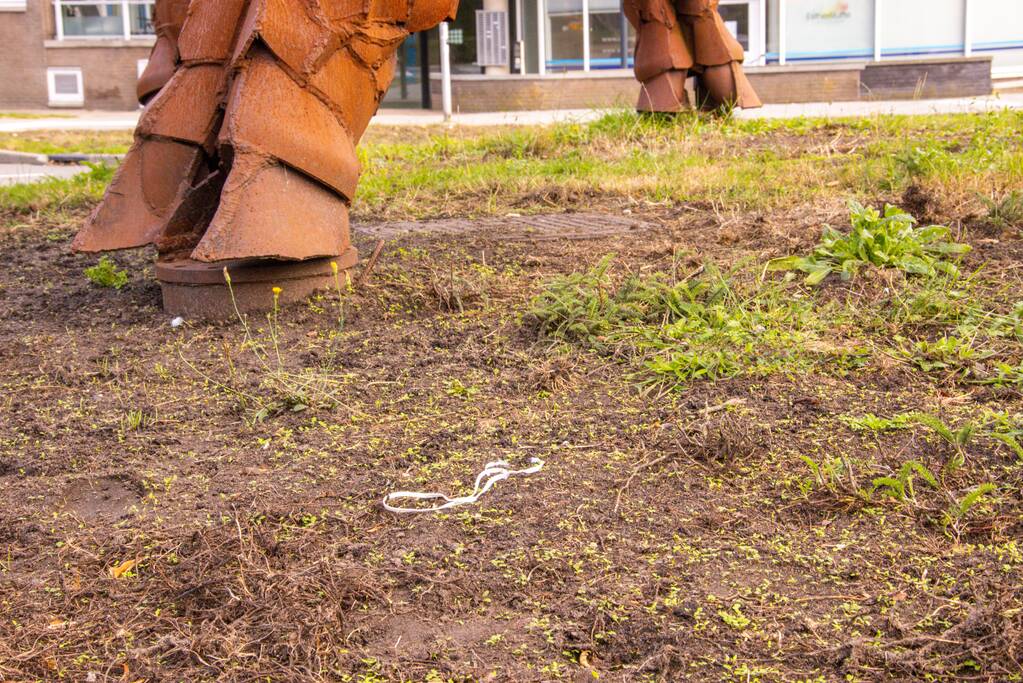 Mondkapje van De Stier afgetrokken
