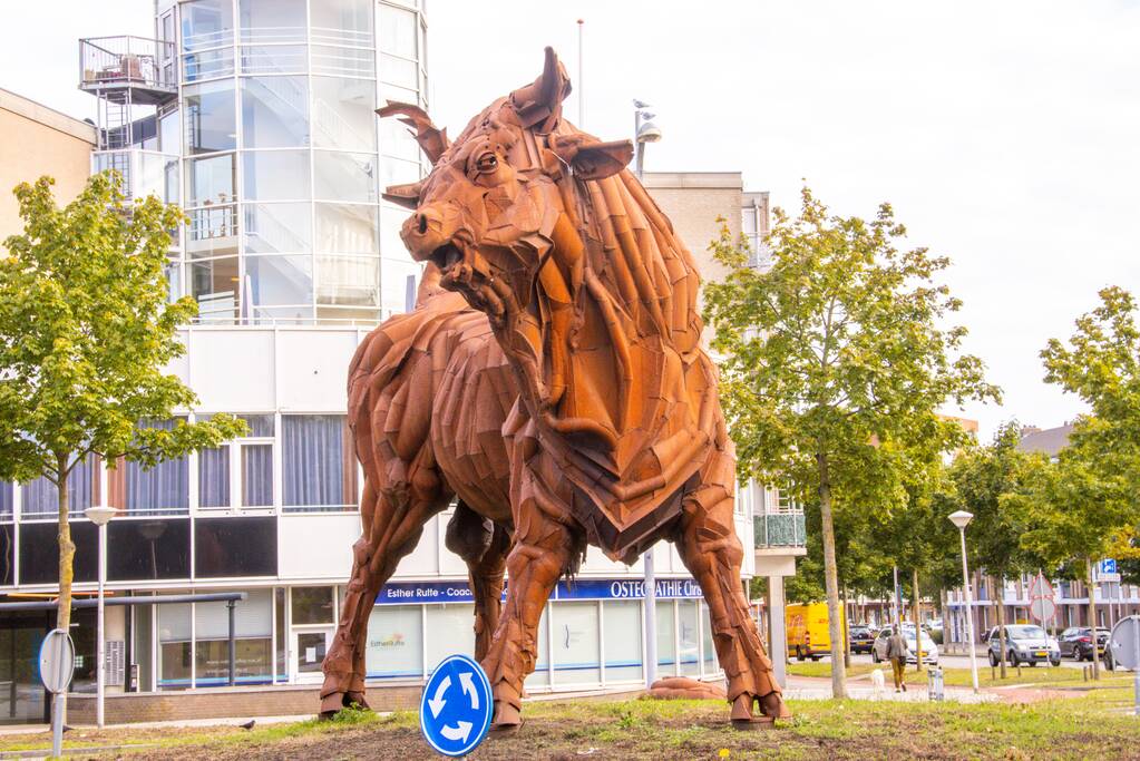Mondkapje van De Stier afgetrokken