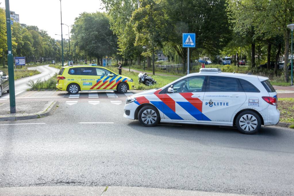 Motorrijder gewond naar ziekenhuis na harde val