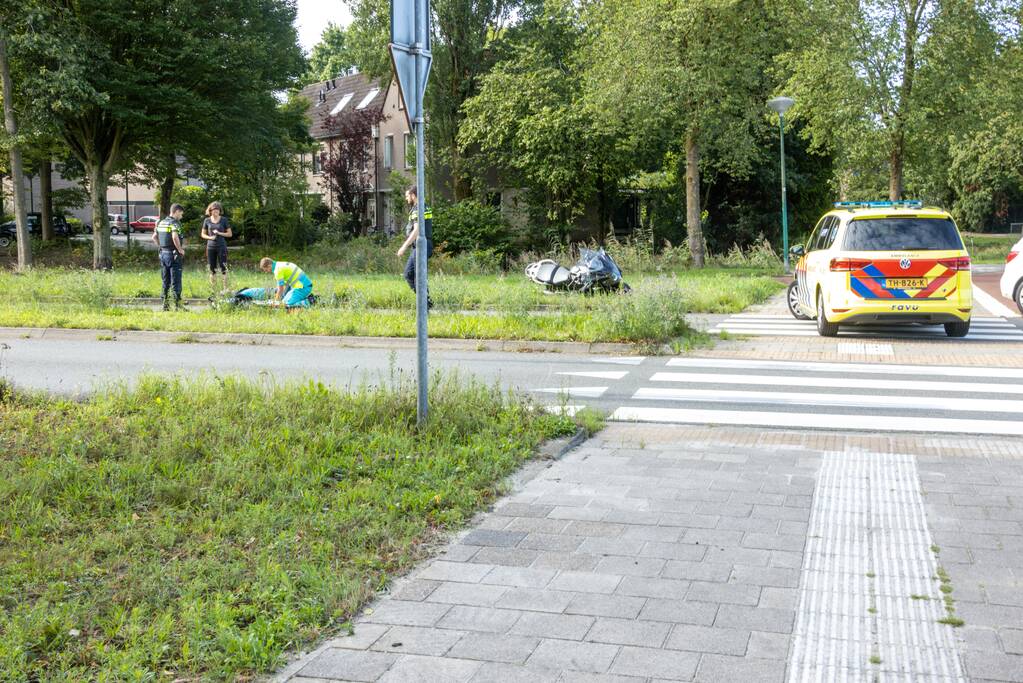 Motorrijder gewond naar ziekenhuis na harde val
