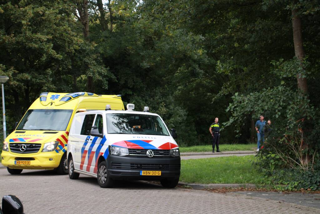 Motor komt in botsing met fietsster