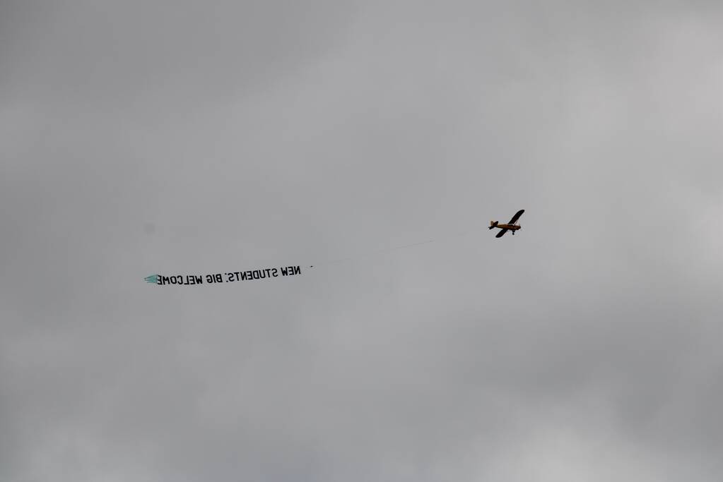 Nieuwe studenten verwelkomd vanuit de lucht