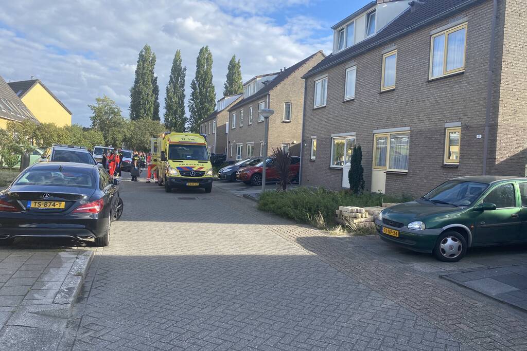 Persoon zwaargewond bij opensnijden kokosnoot