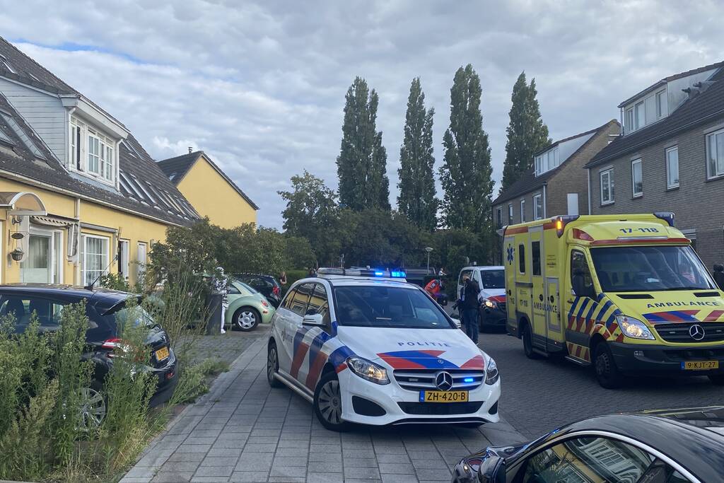 Persoon zwaargewond bij opensnijden kokosnoot