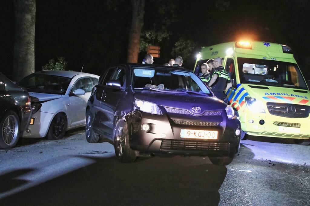 Gewonde bij aanrijding tussen meerdere voertuigen