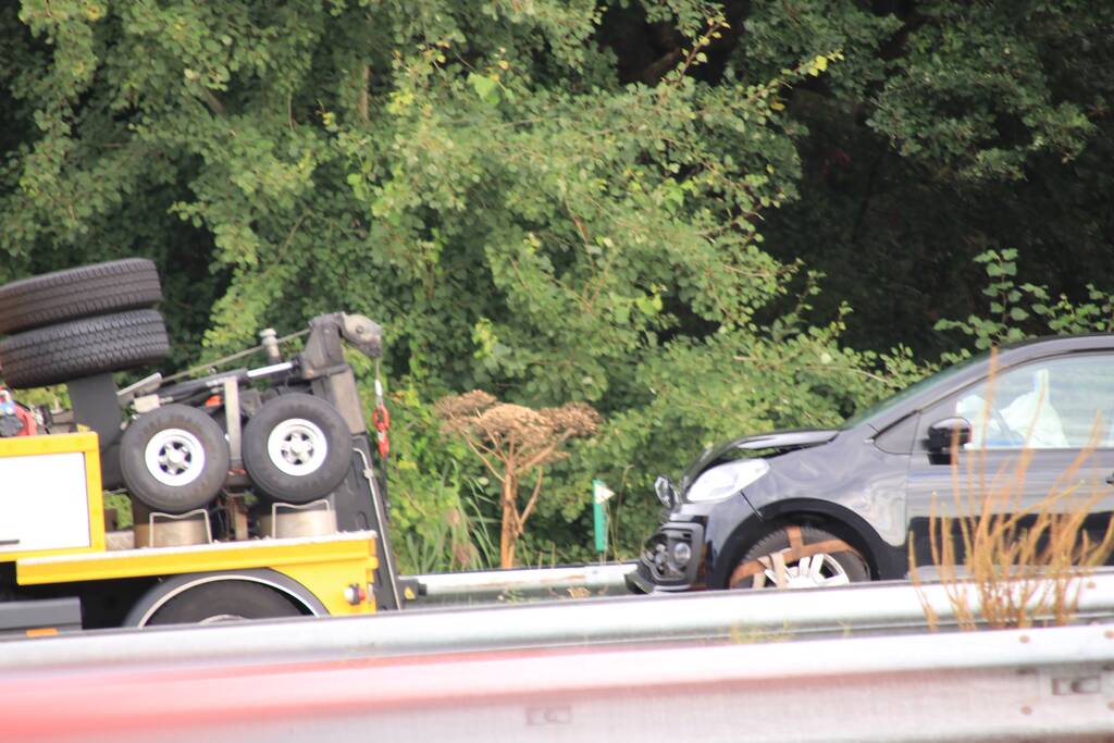 Flinke file tussen Barneveld en Amersfoort door kop-staart botsing