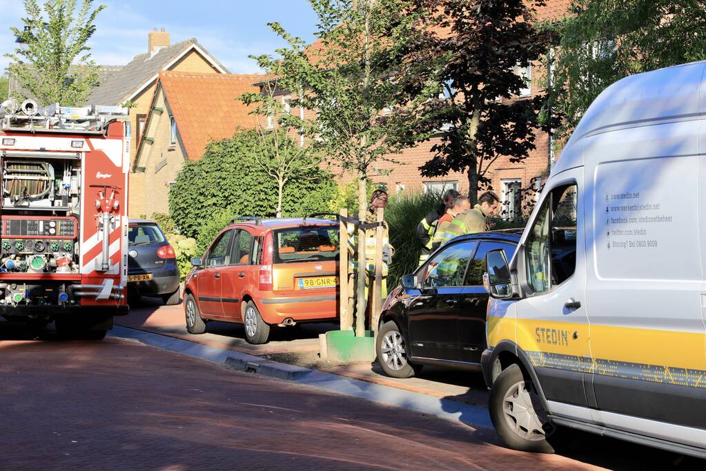 Gasleiding geraakt bij plaatsen tuinbank