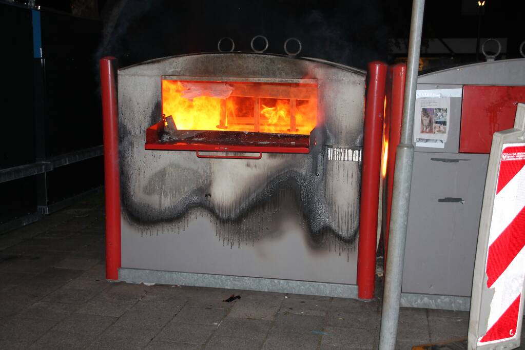 Tweetal containers in brand