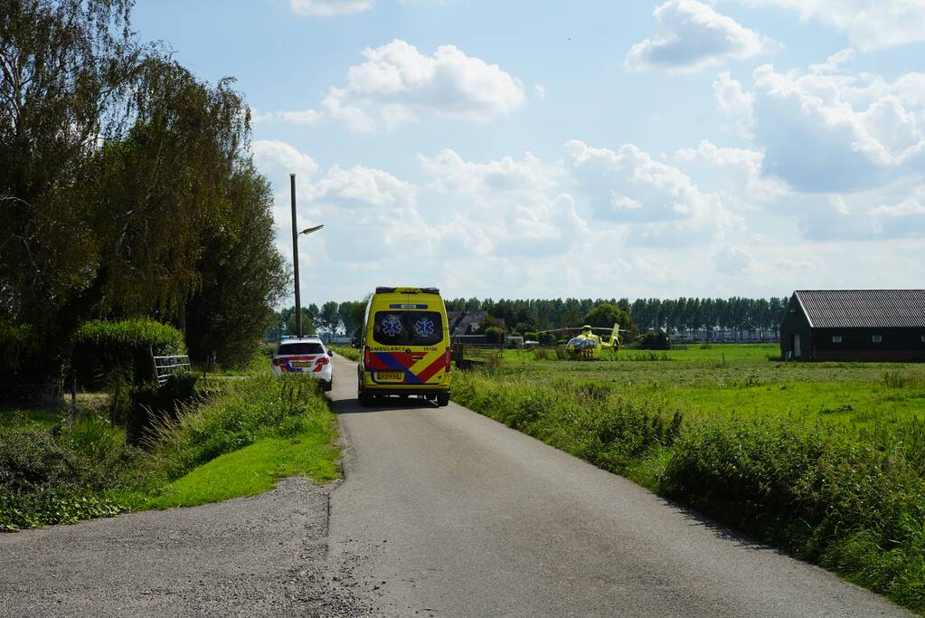 Traumahelikopter landt voor incident bij boerderij