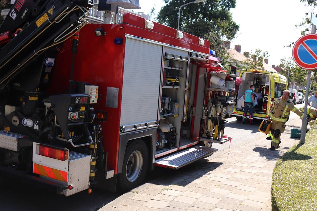 Hark doorboord voet van man en zit muurvast