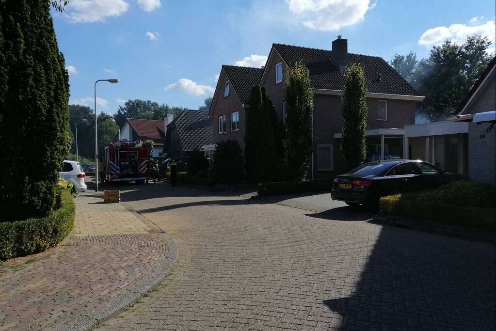Veel rook bij brand in woning
