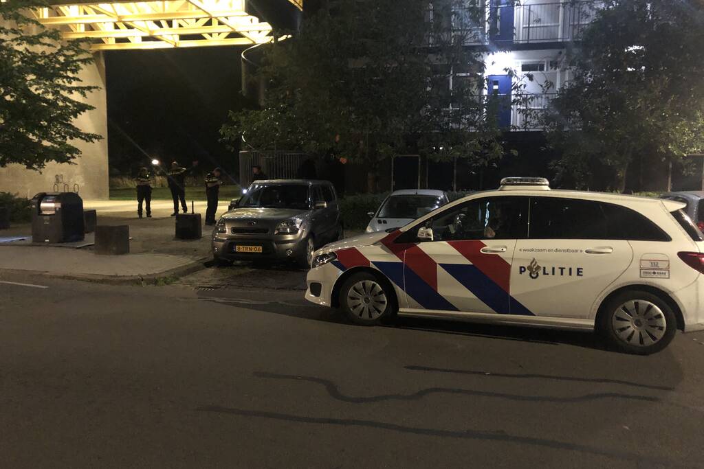 Schoten gelost uit voertuig, twee personen aangehouden