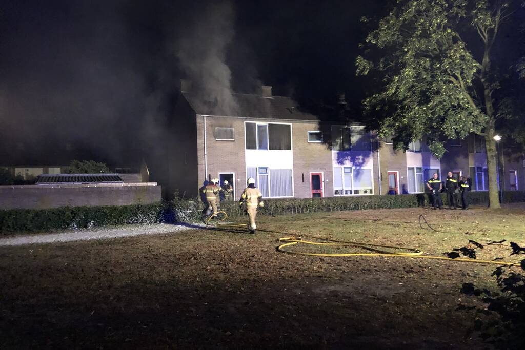 Veel rook bij brand in woning