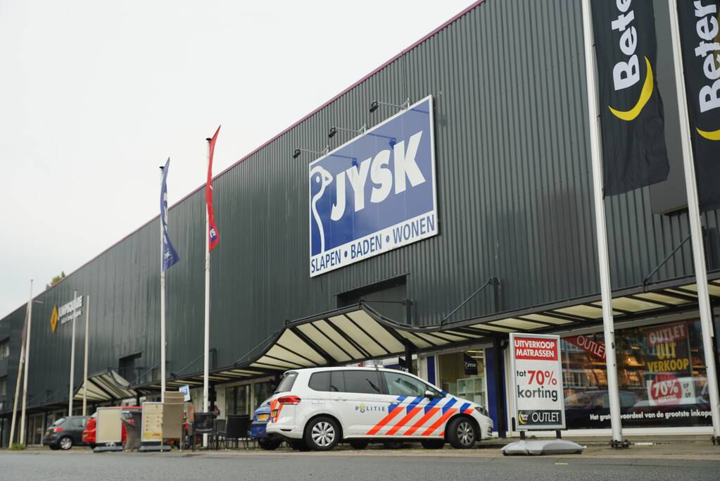 Politie-invasie na overval op JYSK