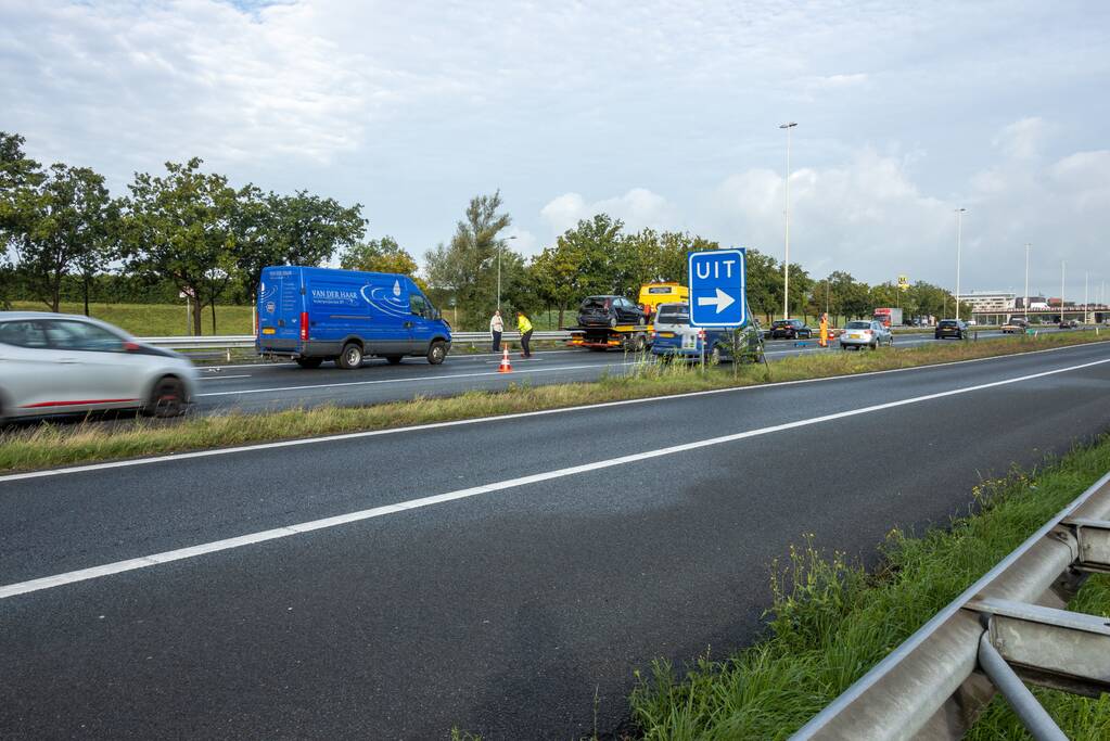 Meerdere voertuigen betrokken bij verkeersongeval op snelweg