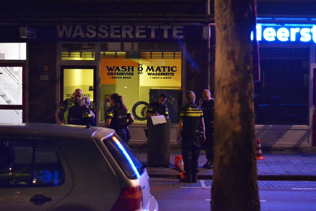 Auto beschoten, meerdere hulzen gevonden