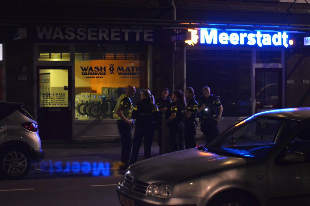 Auto beschoten, meerdere hulzen gevonden