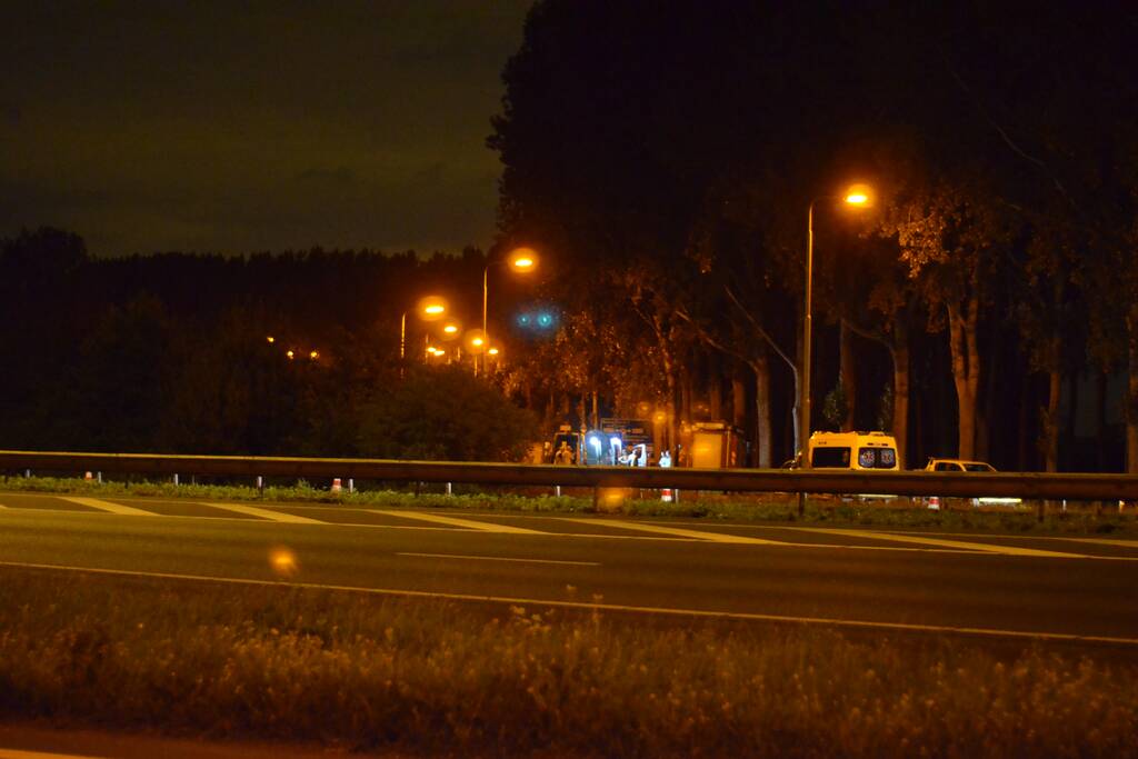 EOD onderzoekt auto met mogelijk explosieven