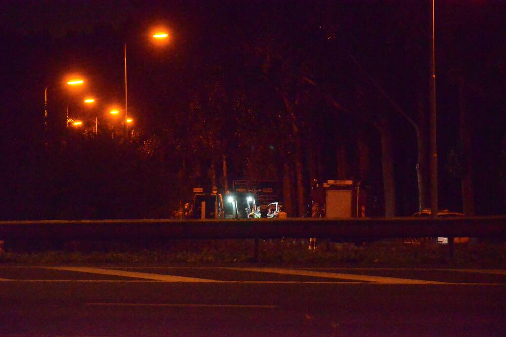 EOD onderzoekt auto met mogelijk explosieven