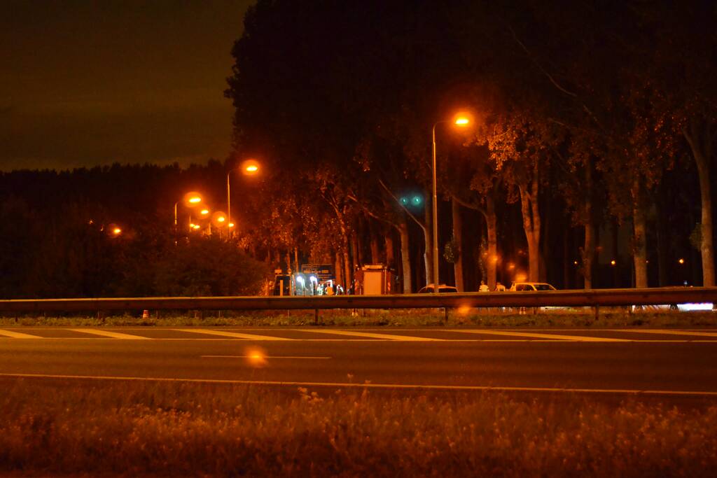 EOD onderzoekt auto met mogelijk explosieven