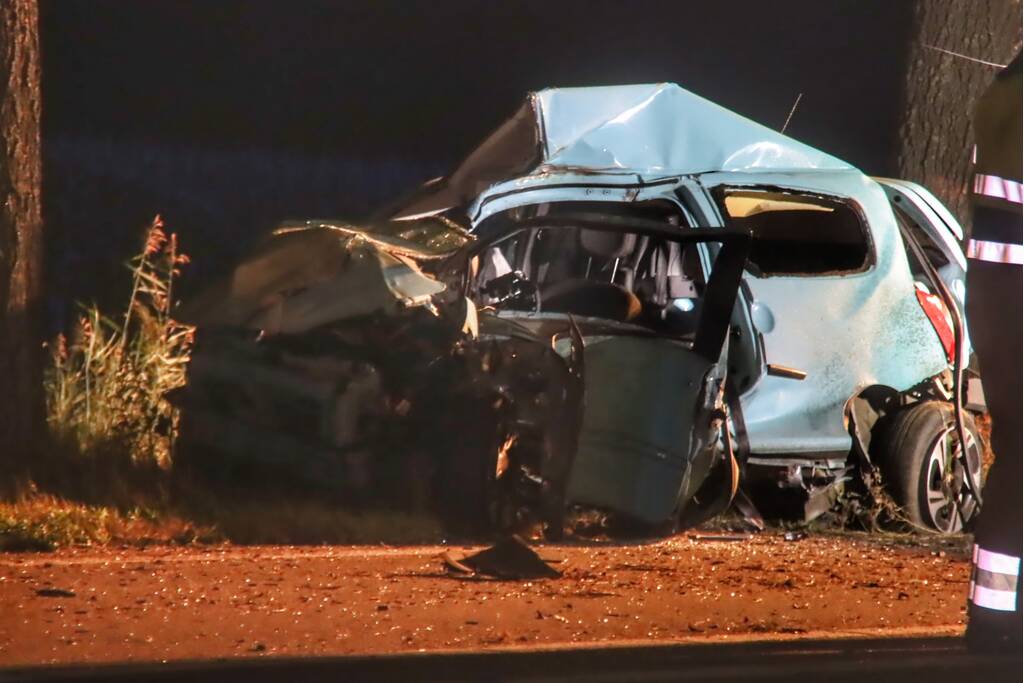 Automobilist overleden na ernstig verkeersongeval