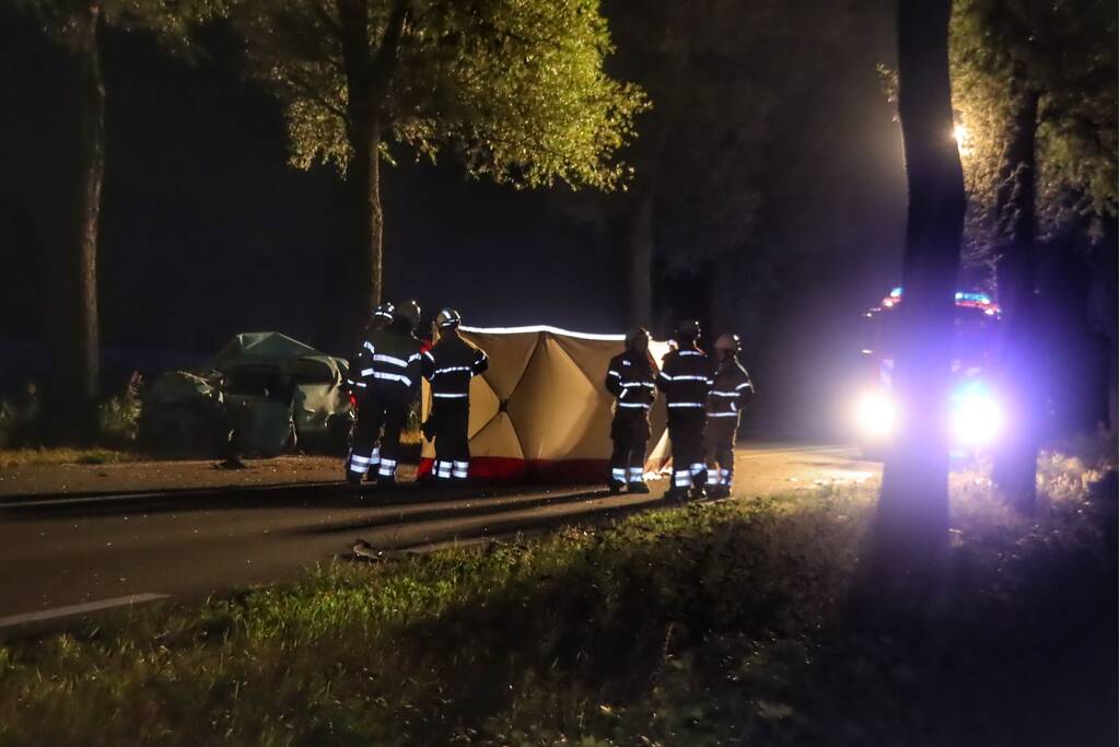 Automobilist overleden na ernstig verkeersongeval