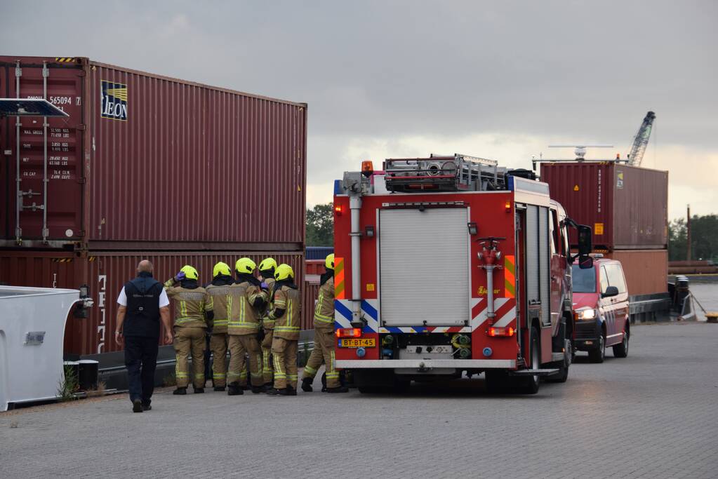 Machinekamer van binnenvaartschip loopt vol water