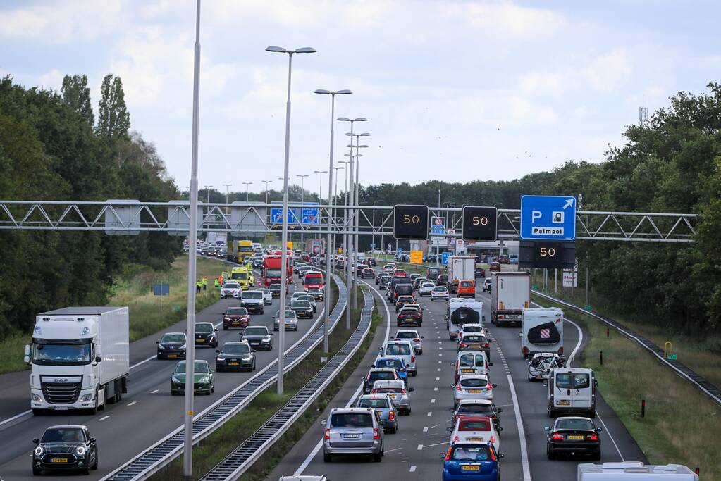 Enorme file na kop-staart aanrijding