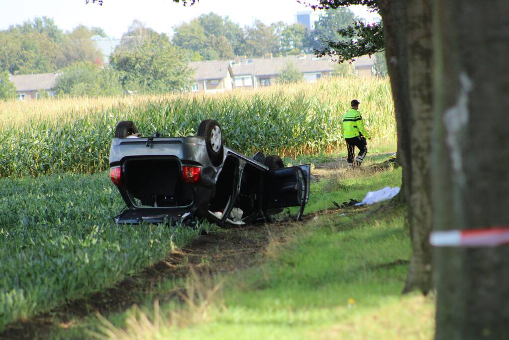 Twee vrouwen en drie kinderen gewond bij verkeersongeval