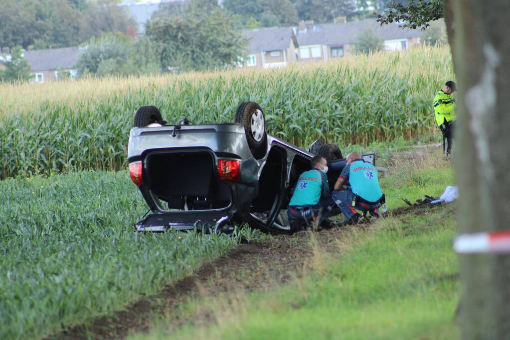 Twee vrouwen en drie kinderen gewond bij verkeersongeval