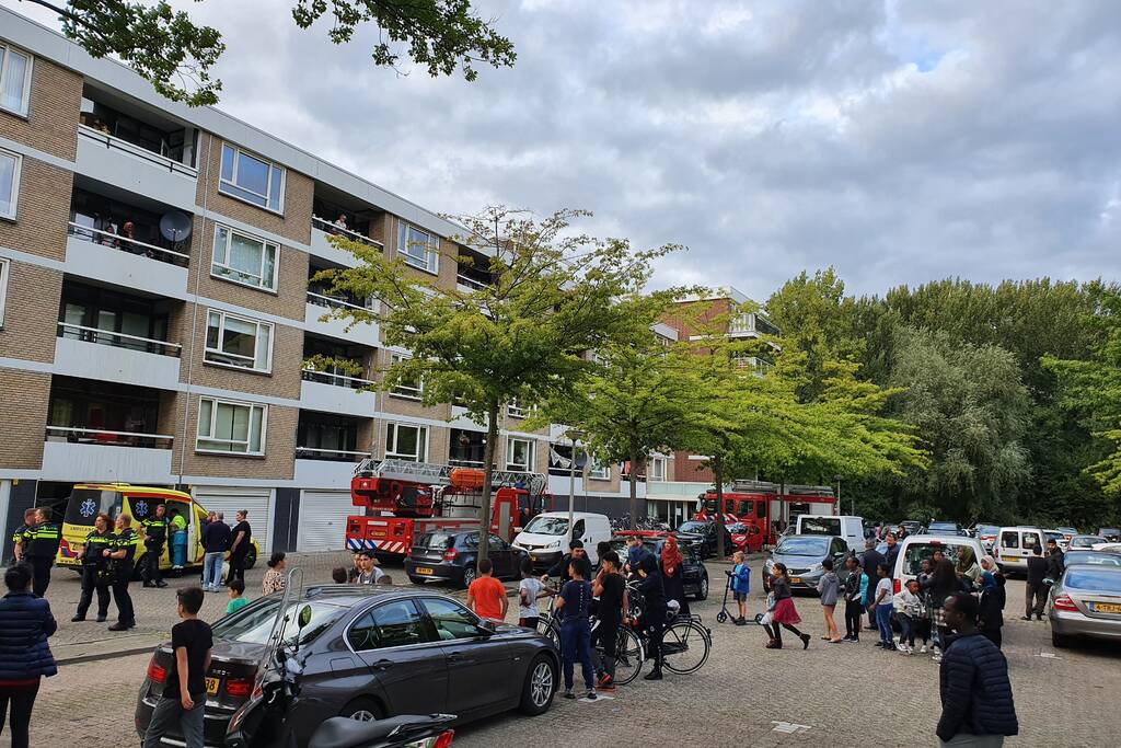 Brand op balkon, vrouw gewond