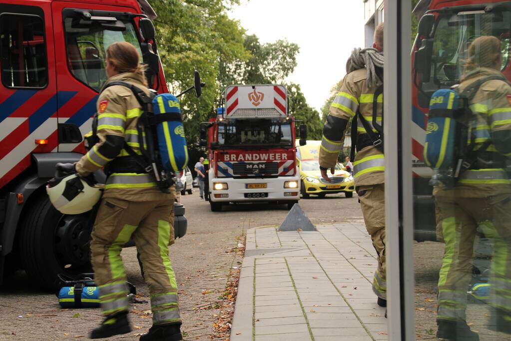 Brand op balkon, vrouw gewond