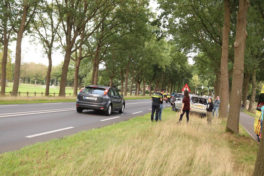 Vier voertuigen betrokken bij kop-staart botsing