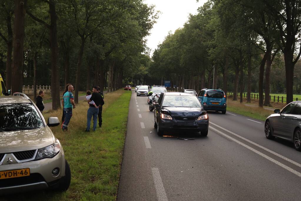 Vier voertuigen betrokken bij kop-staart botsing