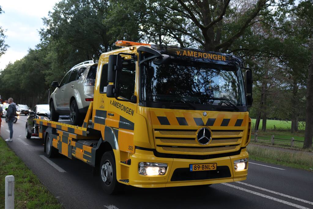 Vier voertuigen betrokken bij kop-staart botsing
