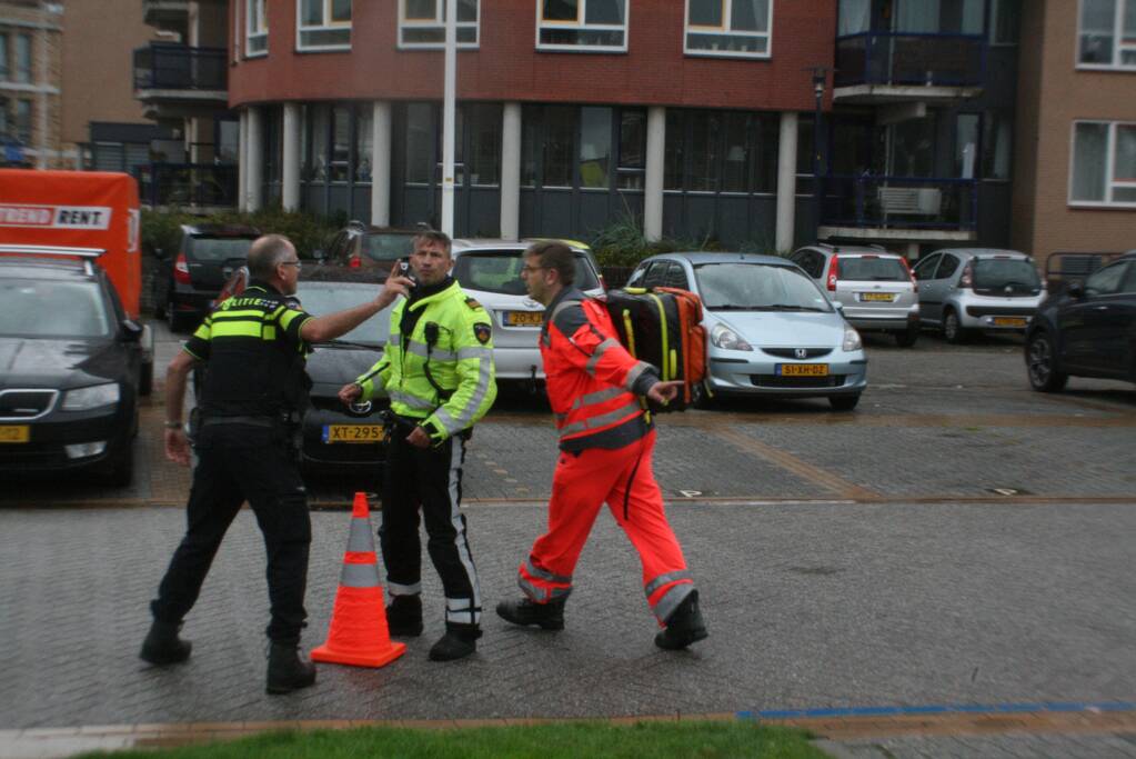 Scooterrijder zwaargewond bij ongeval op parkeerterrein