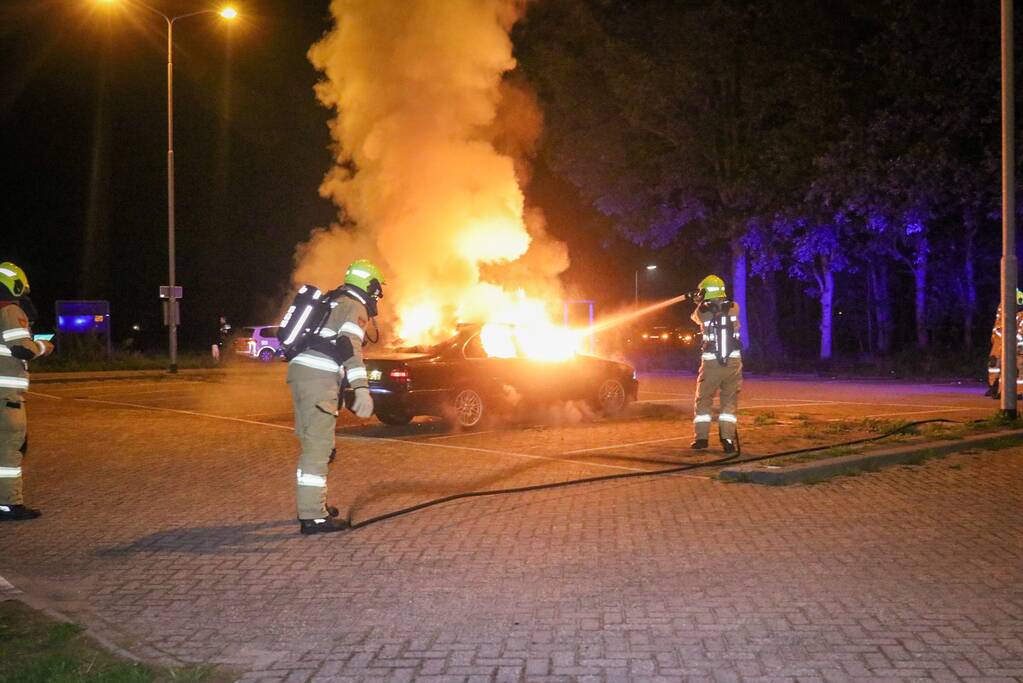Auto totaal verwoest door brand