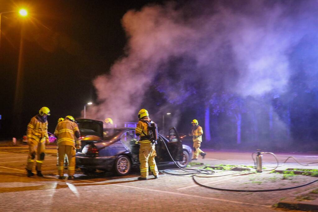 Auto totaal verwoest door brand
